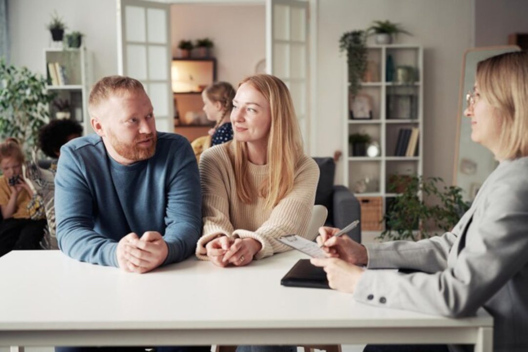 découvrez comment le nombre de pièces de votre logement peut influencer le coût de votre assurance habitation. obtenez des conseils et astuces pour choisir la couverture idéale en fonction de votre type de bien immobilier.