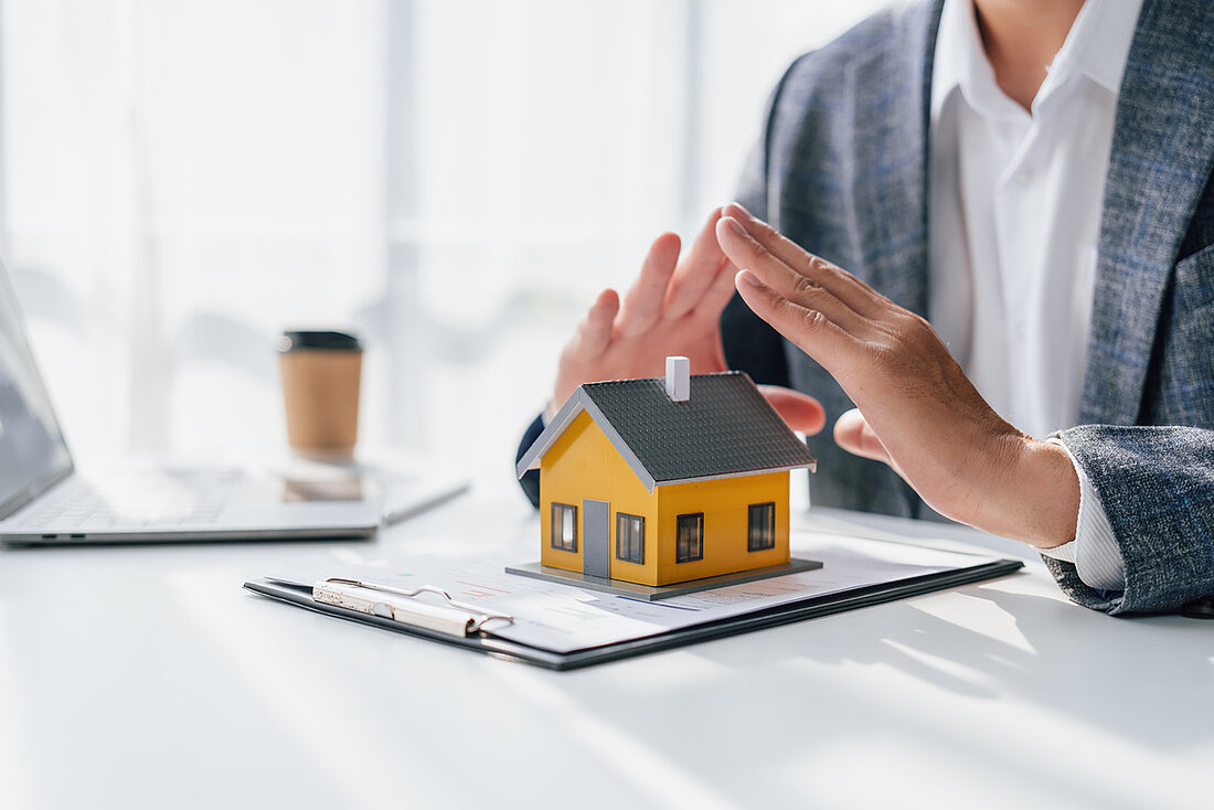 protégez votre domicile avec une assurance habitation adaptée à vos besoins. découvrez nos offres complètes pour garantir votre sécurité et celle de vos biens, tout en bénéficiant d'un accompagnement personnalisé. comparez nos tarifs et choisissez la couverture idéale pour vivre sereinement.
