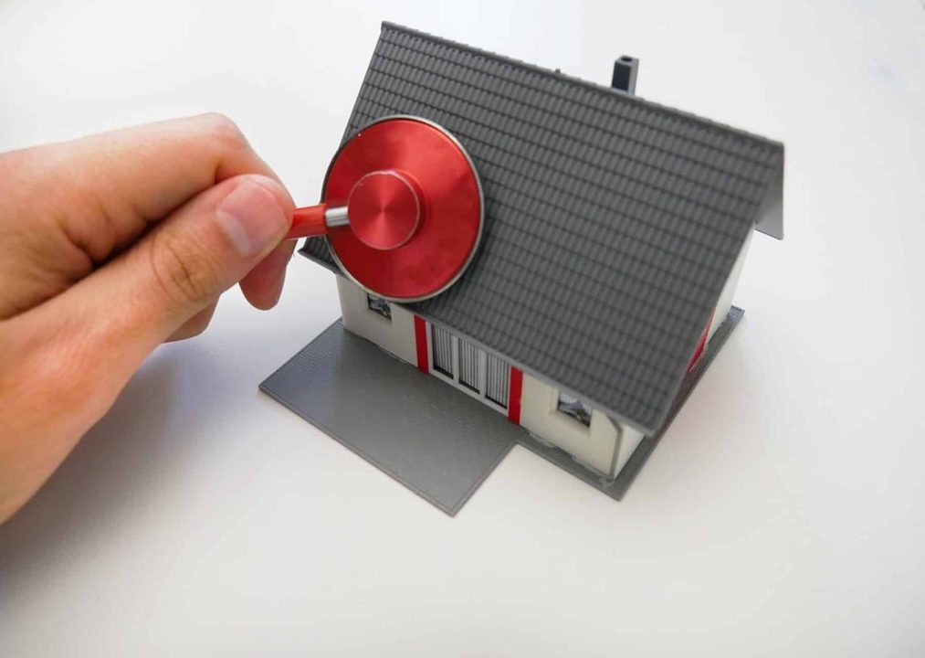 découvrez comment gérer un changement rare de contrat d'assurance auto et habitation, avec nos conseils pour optimiser votre couverture et économiser sur vos garanties.