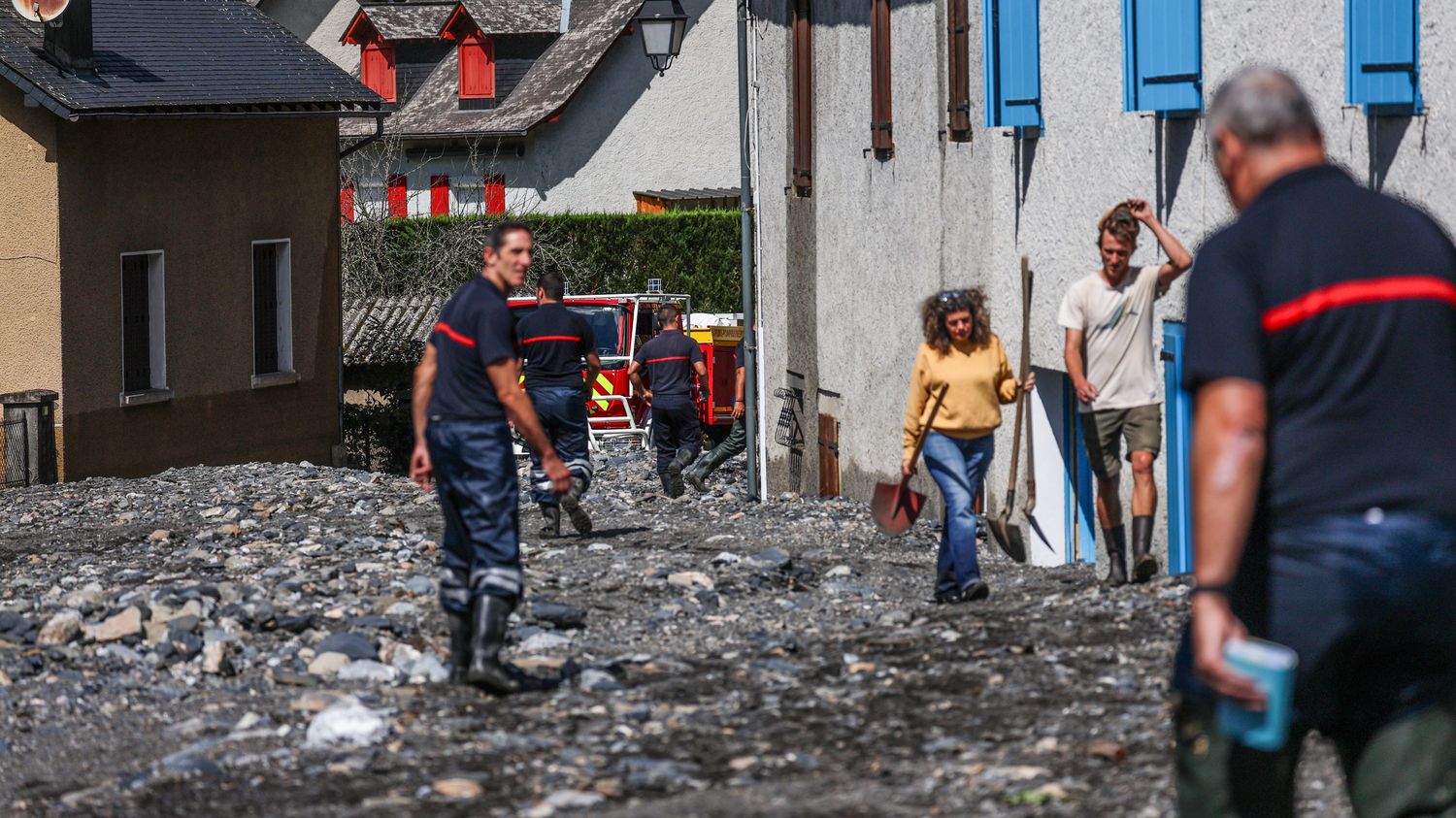 découvrez comment le changement climatique impacte la hausse des tarifs d'assurance habitation et protégez efficacement votre logement face aux risques accrus.