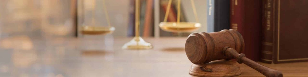 découvrez la nouvelle clause émeutes intégrée aux contrats auto et habitation pour mieux protéger vos biens en cas de troubles civils.