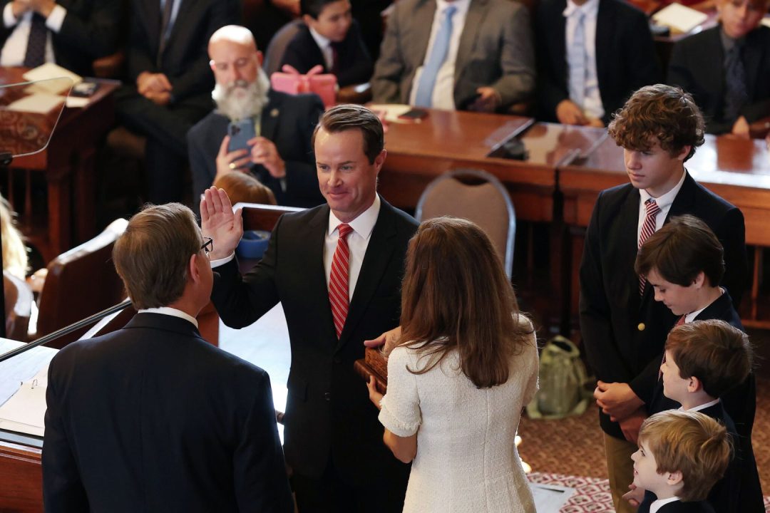 découvrez la réforme demandée par les législateurs texans visant à réduire le coût des assurances habitation et protéger les propriétaires.