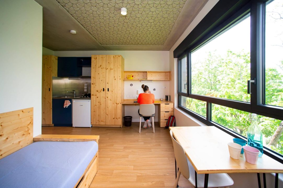 découvrez quel est le moment idéal pour faire une demande de logement auprès du crous et augmentez vos chances d'obtenir un logement étudiant adapté.